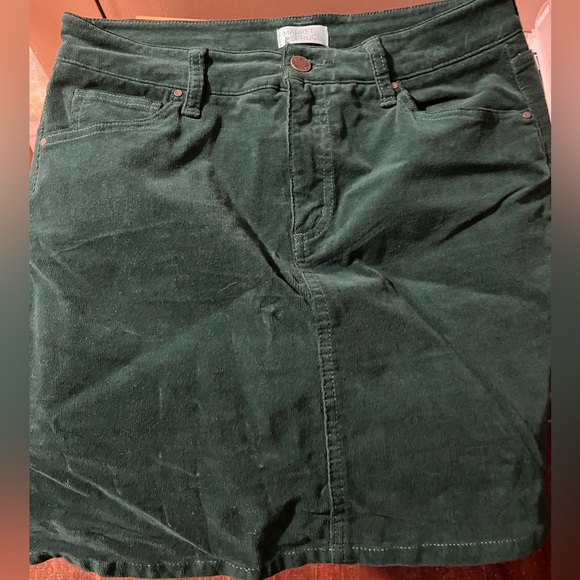 Green corduroy skirt 8P - Picture 2 of 2